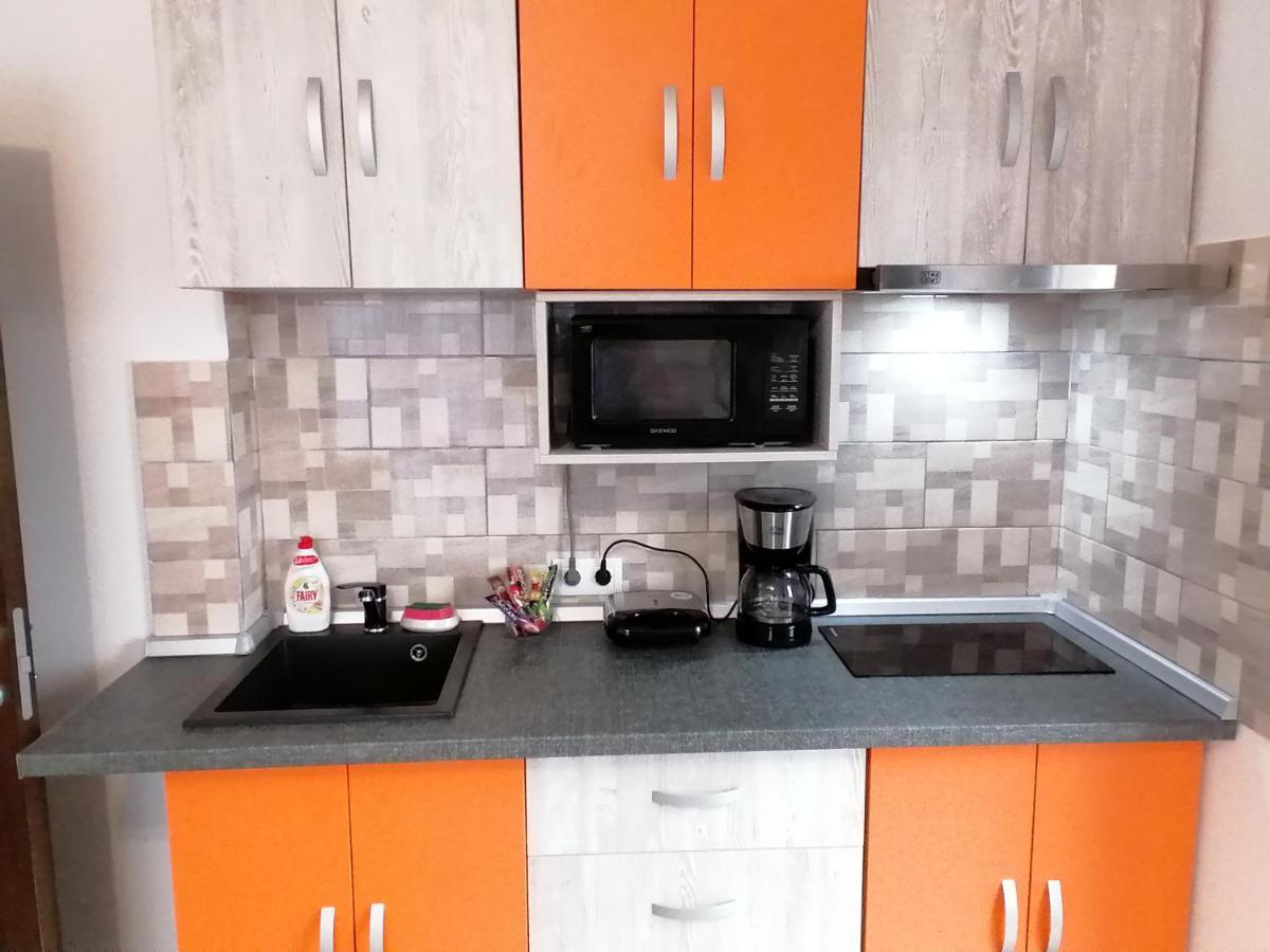 Ama Apartament Cu Terasa 50 Mp & Parcare Braşov Exterior foto