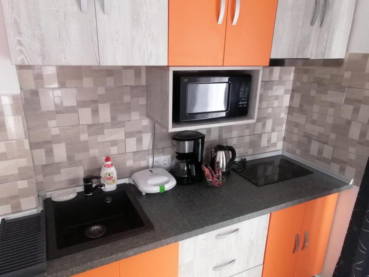 Ama Apartament Cu Terasa 50 Mp & Parcare Braşov Exterior foto